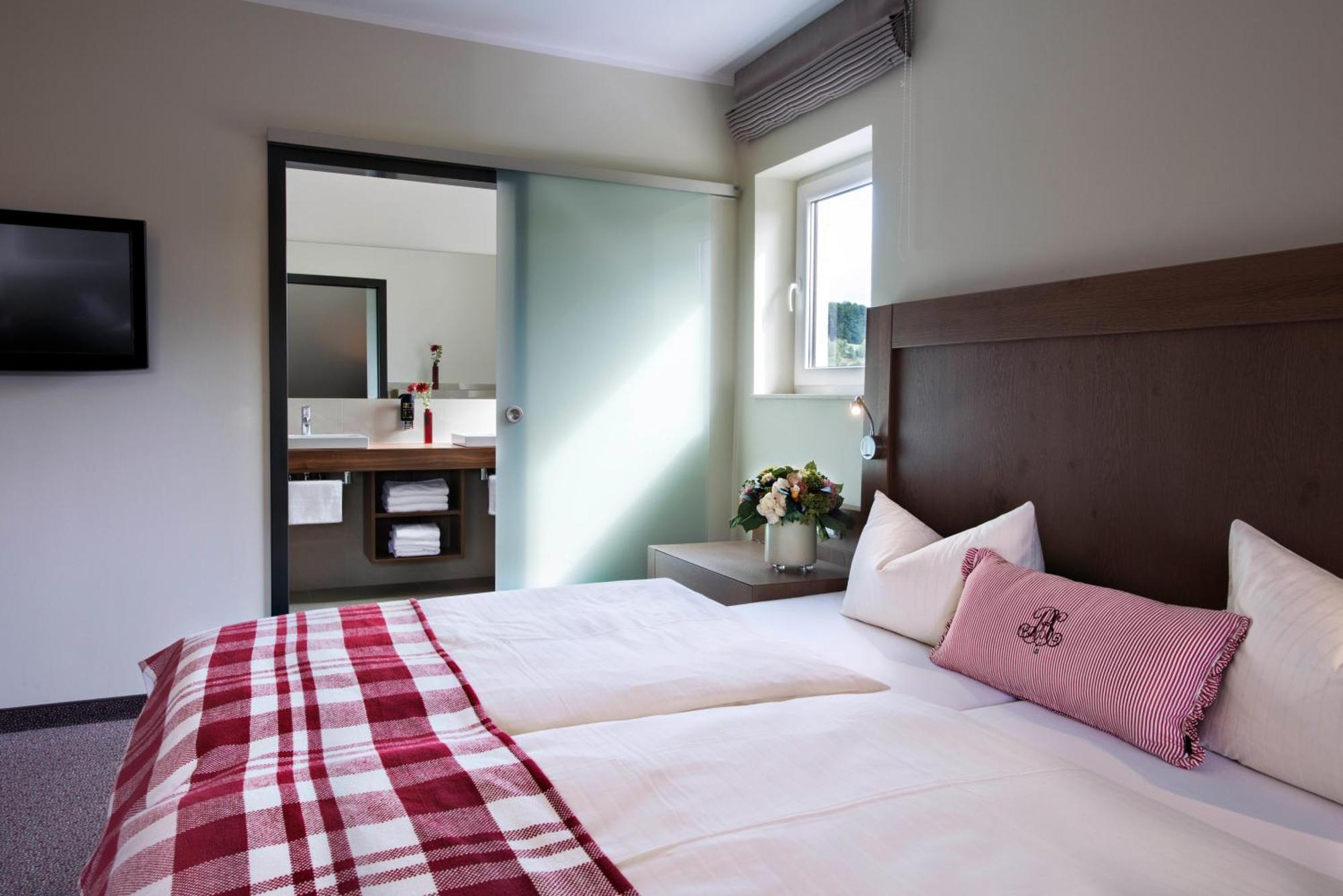 Best Western Hotel Brunnenhof Weibersbrunn Exterior photo